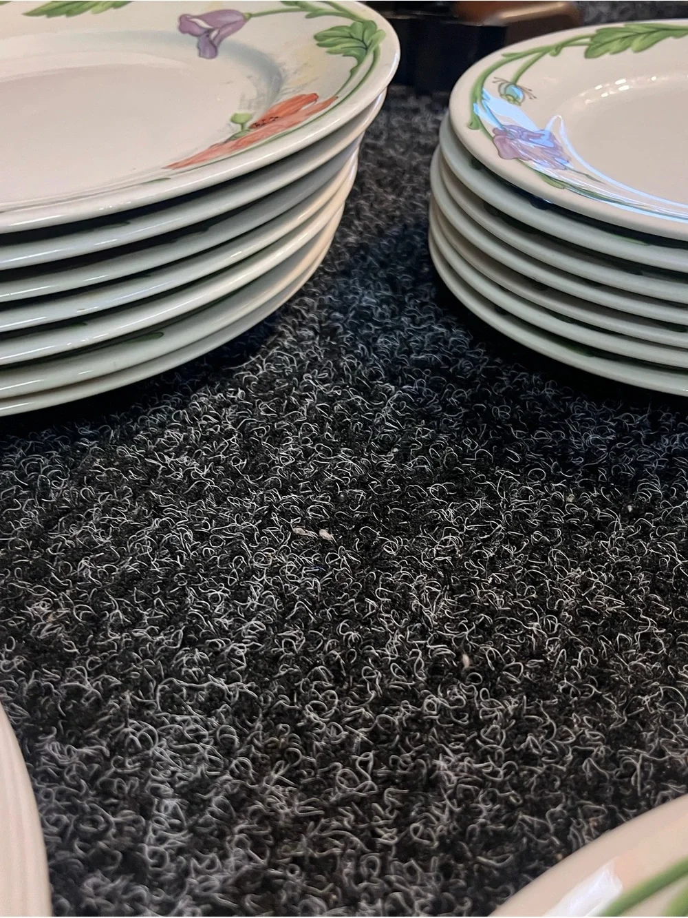 Villeroy & Boch Amapola Floral Porcelain Dinnerware Set
